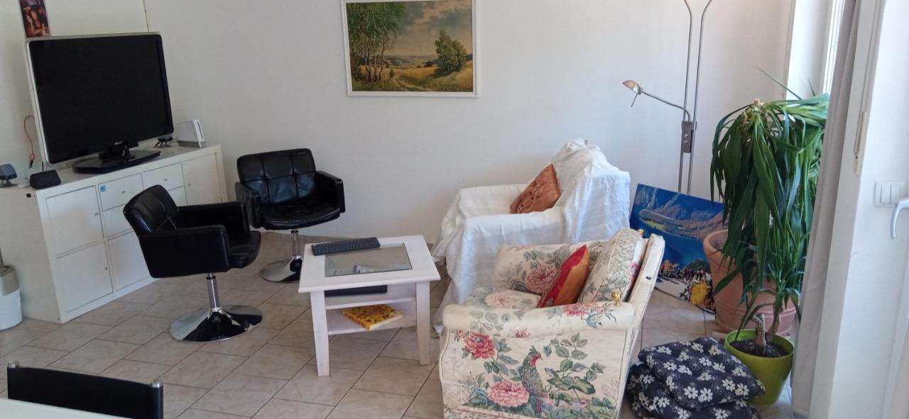 Grosses Zimmer Bad Kueche Wohnzimmer Terasse Garten Zentral Ruhig 莱希河畔兰茨贝格 外观 照片