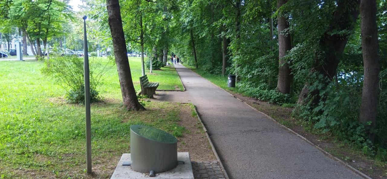 Grosses Zimmer Bad Kueche Wohnzimmer Terasse Garten Zentral Ruhig 莱希河畔兰茨贝格 外观 照片
